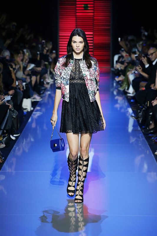 Elie Saab Ready-to-Wear Spring Summer 2016 Fashion Show